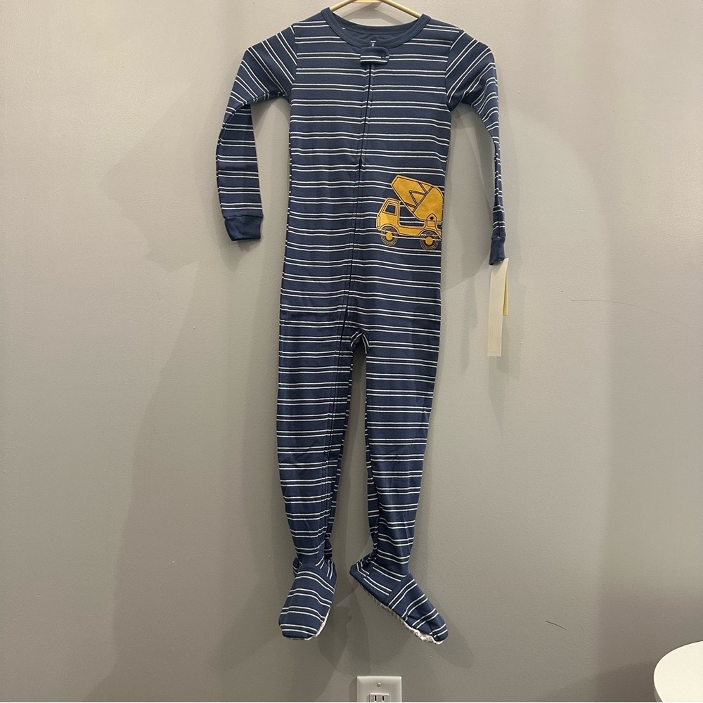 NWT Carter’s Cement Truck Footies PJ’s. Boy’s 5T.
